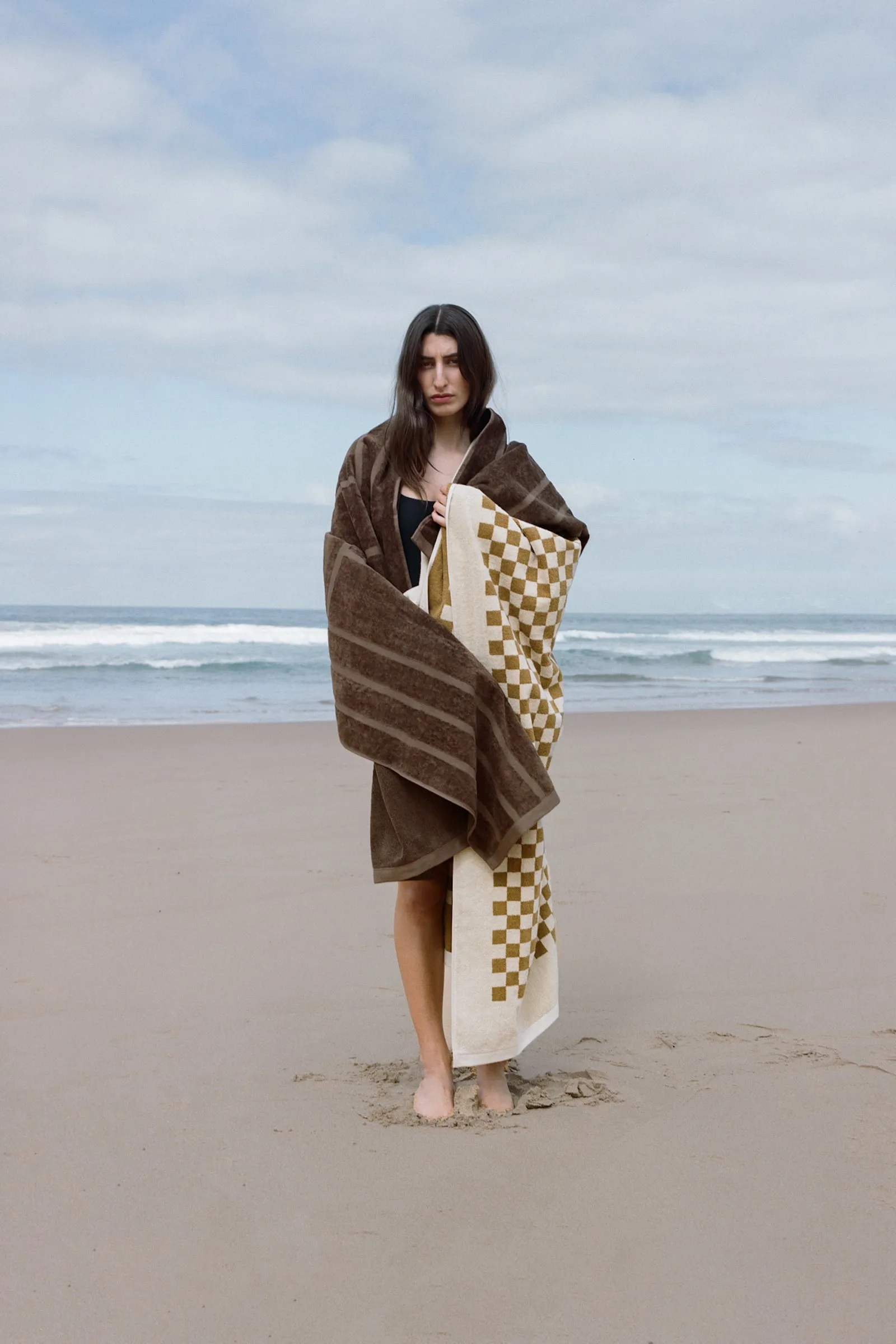 POOL TOWEL PAIR 01