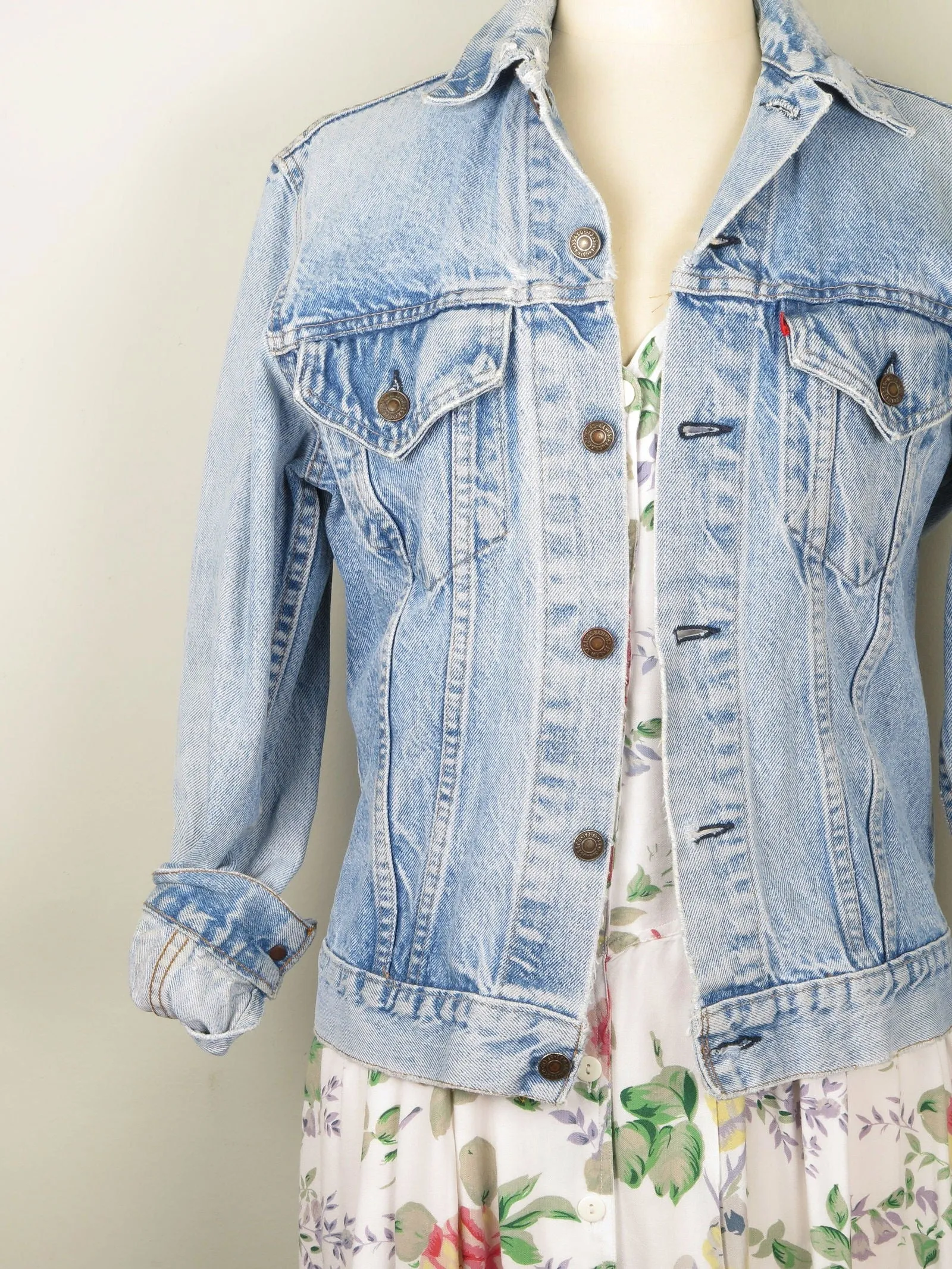 Vintage Men’s Blue Levi’s Denim Jacket Trucker S